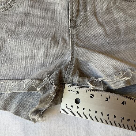 Old Navy Women Shorts 2 REGULAR Gray Denim Boyfriend Distressed Frayed Hem 2.5" - Picture 7 of 10